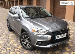 Внедорожник 5 дверей Mitsubishi Outlander III Рестайлинг 2 2016 в Виннице