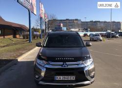 Внедорожник 5 дверей Mitsubishi Outlander 2015 в Ужгороде