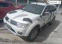 Внедорожник 5 дверей Mitsubishi Pajero Sport II 2011 в Черновцах