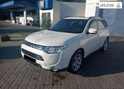 Внедорожник 5 дверей Mitsubishi Outlander 2013 в Черновцах