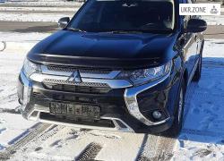 Внедорожник 5 дверей Mitsubishi Outlander 2018 в Киеве
