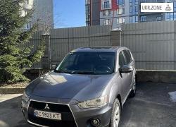Внедорожник 5 дверей Mitsubishi Outlander II Рестайлинг 2010 в Львове