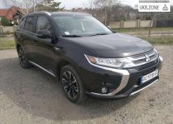 Внедорожник 5 дверей Mitsubishi Outlander III Рестайлинг 2 2018 в Ужгороде