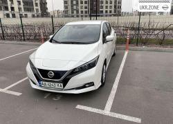 Хэтчбек 5 дверей Nissan Leaf II (ZE1) 2020 в Киеве