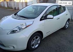 Хэтчбек 5 дверей Nissan Leaf I (ZE0/AZE0) 2011 в Никополе