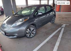 Хэтчбек 5 дверей Nissan Leaf 2017 в Харькове