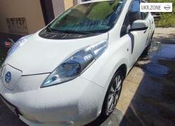 Хэтчбек 5 дверей Nissan Leaf I (ZE0/AZE0) 2016 в Киеве
