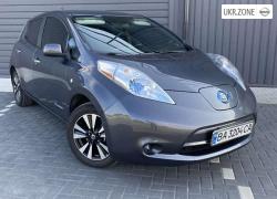 Хэтчбек 5 дверей Nissan Leaf I (ZE0/AZE0) 2013 в Кропивни́цком