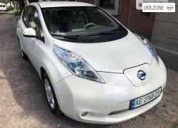 Хэтчбек 5 дверей Nissan Leaf I (ZE0/AZE0) 2012 в Днепре