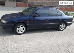 Седан Nissan Primera I (P10) 1992 в Сумах