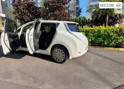 Хэтчбек 5 дверей Nissan Leaf I (ZE0/AZE0) 2015 в Виннице