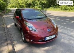 Хэтчбек 5 дверей Nissan Leaf I (ZE0/AZE0) 2012 в Полтаве