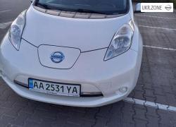 Хетчбек 5 дверей Nissan Leaf I (ZE0/AZE0) 2015 у Житомирі