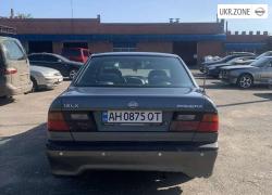 Седан Nissan Primera I (P10) 1993 у Краматорську