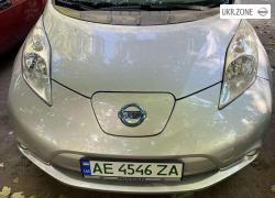 Хэтчбек 5 дверей Nissan Leaf I (ZE0/AZE0) 2013 в Днепре