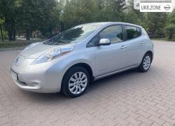 Хэтчбек 5 дверей Nissan Leaf 2017 в Миргороде