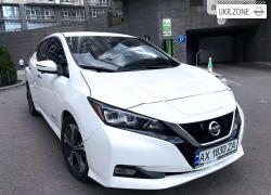 Хэтчбек 5 дверей Nissan Leaf II (ZE1) 2018 в Киеве