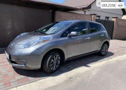 Хэтчбек 5 дверей Nissan Leaf I (ZE0/AZE0) 2014 в Кривом Роге