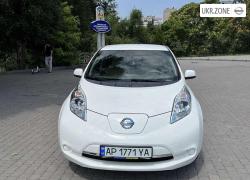 Хэтчбек 5 дверей Nissan Leaf I (ZE0/AZE0) 2016 в Запорожье