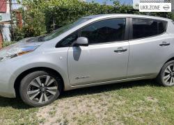 Хэтчбек 5 дверей Nissan Leaf I (ZE0/AZE0) 2015 в Киеве