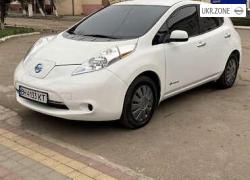 Хэтчбек 5 дверей Nissan Leaf I (ZE0/AZE0) 2015 в Березовке
