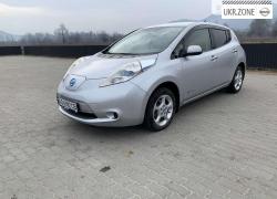 Хэтчбек 5 дверей Nissan Leaf I (ZE0/AZE0) 2011 в Хусте