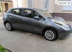 Хэтчбек 5 дверей Nissan Leaf 2017 в Днепре