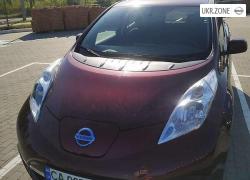 Хэтчбек 5 дверей Nissan Leaf I (ZE0/AZE0) 2015 в Умане