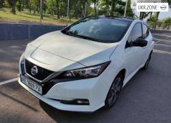 Хэтчбек 5 дверей Nissan Leaf II (ZE1) 2019 в Днепре