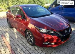 Хэтчбек 5 дверей Nissan Leaf II (ZE1) 2018 в Киеве