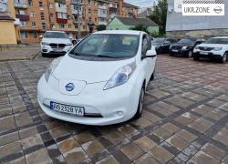 Хэтчбек 5 дверей Nissan Leaf I (ZE0/AZE0) 2013 в Виннице