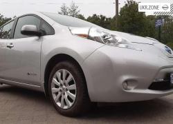 Хэтчбек 5 дверей Nissan Leaf I (ZE0/AZE0) 2015 в Ивано-Франковске