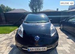 Хэтчбек 5 дверей Nissan Leaf I (ZE0/AZE0) 2015 в Киеве