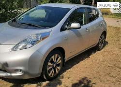 Хэтчбек 5 дверей Nissan Leaf I (ZE0/AZE0) 2015 в Одессе