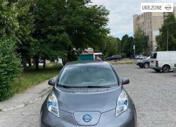 Хэтчбек 5 дверей Nissan Leaf I (ZE0/AZE0) 2015 в Киеве