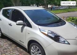 Хэтчбек 5 дверей Nissan Leaf I (ZE0/AZE0) 2014 в Ивано-Франковске