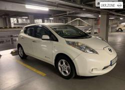 Хэтчбек 5 дверей Nissan Leaf I (ZE0/AZE0) 2012 в Виннице