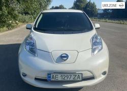 Хэтчбек 5 дверей Nissan Leaf I (ZE0/AZE0) 2015 в Днепре
