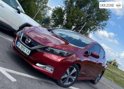 Хэтчбек 5 дверей Nissan Leaf II (ZE1) 2018 в Виннице