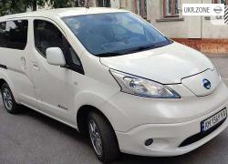 Мінівен Nissan NV200 I 2014 у Житомирі