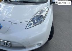 Хетчбек 5 дверей Nissan Leaf I (ZE0/AZE0) 2015 у Чернігові
