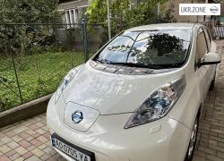 Хэтчбек 5 дверей Nissan Leaf I (ZE0/AZE0) 2012 в Ужгороде