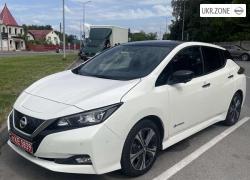Хэтчбек 5 дверей Nissan Leaf II (ZE1) 2018 в Виннице