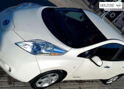 Хэтчбек 5 дверей Nissan Leaf I (ZE0/AZE0) 2013 в Тернополе