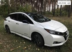 Хэтчбек 5 дверей Nissan Leaf II (ZE1) 2018 в Полтаве