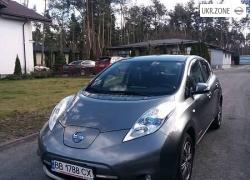 Хэтчбек 5 дверей Nissan Leaf I (ZE0/AZE0) 2013 в Киеве