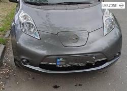Хэтчбек 5 дверей Nissan Leaf I (ZE0/AZE0) 2014 в Киеве