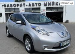 Хэтчбек 5 дверей Nissan Leaf I (ZE0/AZE0) 2011 в Виннице