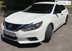 Седан Nissan Altima 2018 в Кропивни́цком
