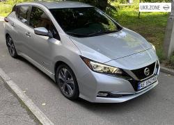 Хэтчбек 5 дверей Nissan Leaf II (ZE1) 2018 в Днепре